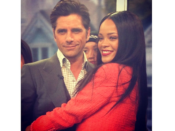 Rihanna Photobombs Full House Cast