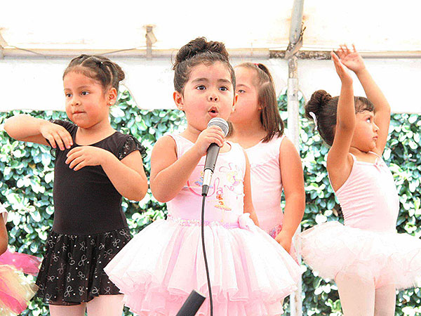 Ana Jimenez-Hami Brings the Arts to Low-Income Kids| Heroes Among Us, Good Deeds, Real People Stories, Real Heroes