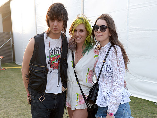 Coachella 2014: Katy Perry Catches Up with Lea Michele and Robert Pattinson| The Coachella Music and Arts Festival, Aaron Paul, Fergie, Julianne Hough, Katy Perry, Lea Michele, Robert Pattinson, Selena Gomez