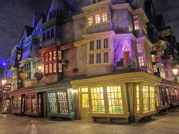 It's a Harry Potter Reunion at Universal Orlando's Diagon Alley| Harry Potter, Universal Studios, Daniel Radcliffe, J.K. Rowling
