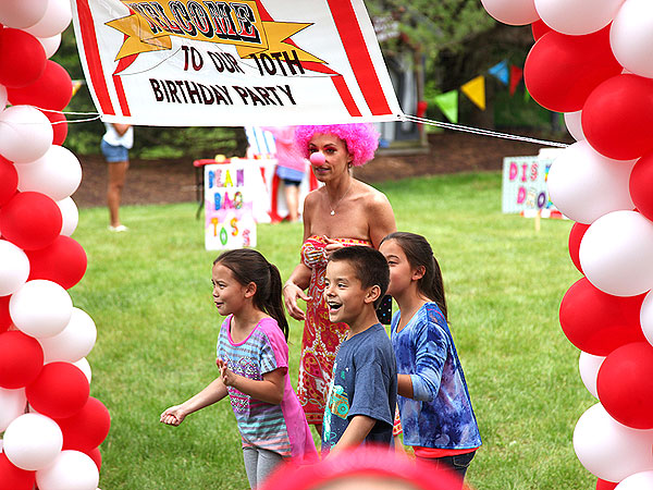 Cake, Cotton Candy & a Clown Costume: Kate Gosselin Throws the Sextuplets a Carnival Birthday Bash| Jon & Kate Plus Eight, Kate Plus Eight, Birthday, Kate Gosselin