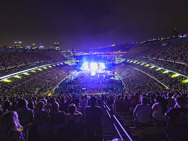 Luke Bryan Sets Stadium Ticket Sales Record at Pittsburgh's Heinz Field| Country, Dierks Bentley, Lee Brice, Luke Bryan