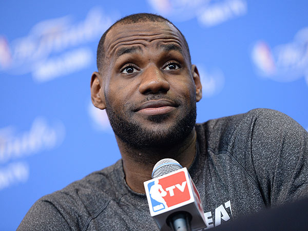 LeBron James Returns to Cleveland: The Internet Reacts