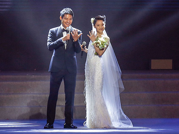 Zhou Xun and Archie Kao Get Married Onstage in China