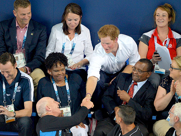See Prince Harry's Hilarious Commonwealth Games Photobomb| The Royals, Around the Web, Prince Harry