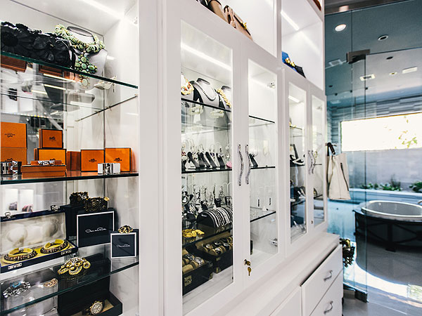 Thieves Steal $1 Million in Handbags & Jewelry from Woman's Three-Story Closet| Crime & Courts, Fashion, True Crime