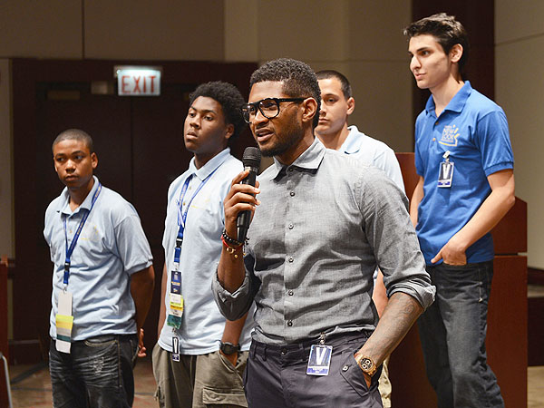 Usher: My Mother Inspired Me to Give Back | The Voice, Music News, TV News, Why I Care, Usher