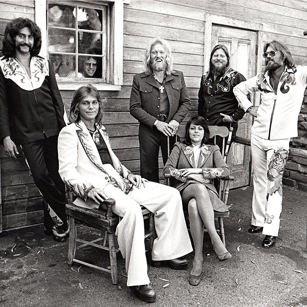 Country Music Hall of Fame Honors Kenny Rogers with Awesome Exhibit| Country, Kenny Rogers