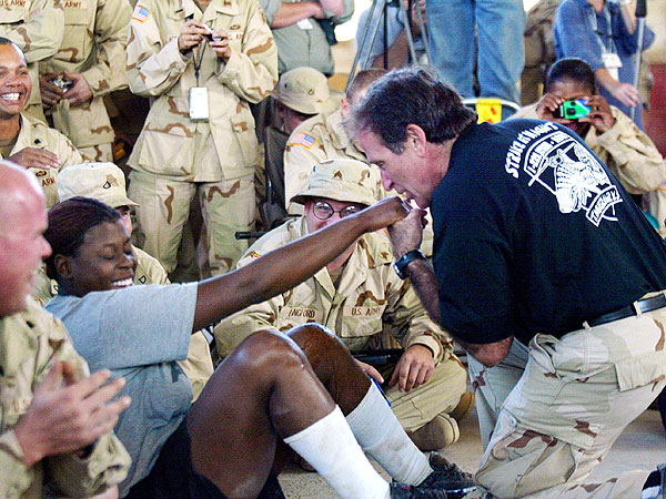Remembering Robin Williams: How He Brought Joy to American Troops on USO Tours| Death, War, War in Iraq, Barack Obama, Military and Soldiers, Robin Williams