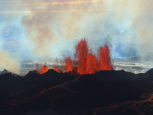 See Crazy Footage of Iceland's Extremely Active Lava Fields (VIDEO)| Around the Web, Real People Stories