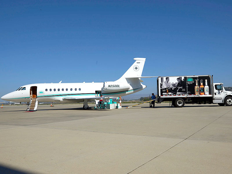 George Clooney Flies 100 Cases of Tequila to Italy for His Wedding| Wedding, Amal Alamuddin, Cindy Crawford, George Clooney, Rande Gerber