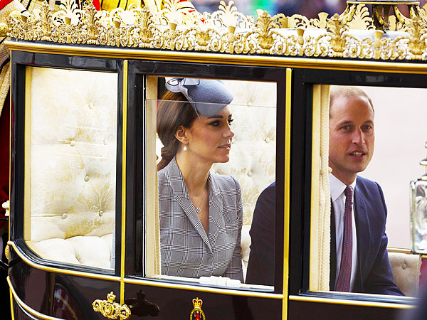 Kate Makes Her Royal Comeback – in a Carriage!| The Royals, Kate Middleton, Prince William