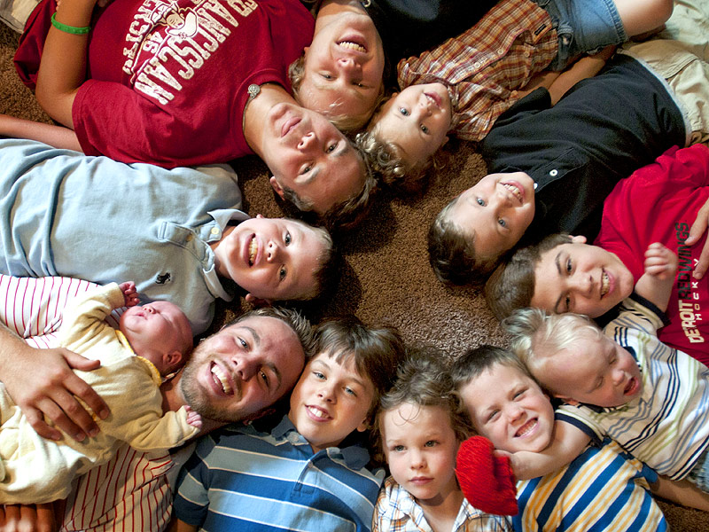 Schwandt Family with 12 Boys Waiting for Baby 13