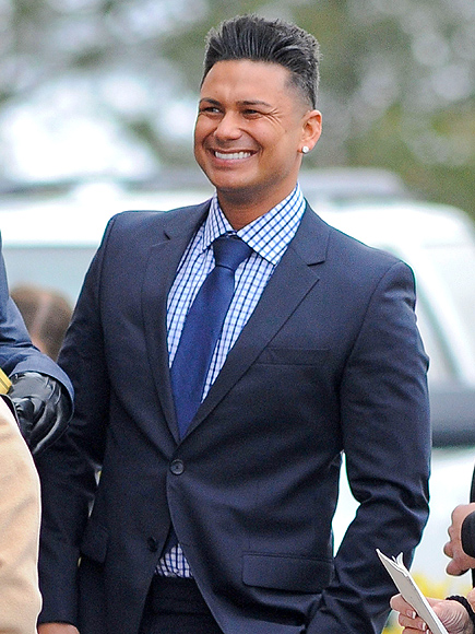 http://img2.timeinc.net/people/i/2014/news/141215/pauly-d-435.jpg