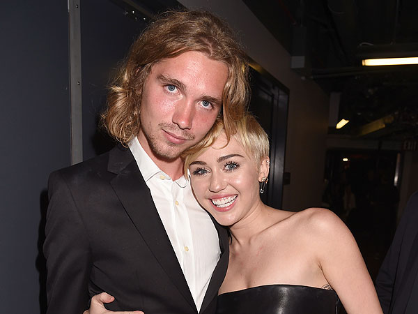Miley Cyrus Responds to Homeless Fans' Posts on Her Facebook Page| facebook.com, Good Deeds, Miley Cyrus
