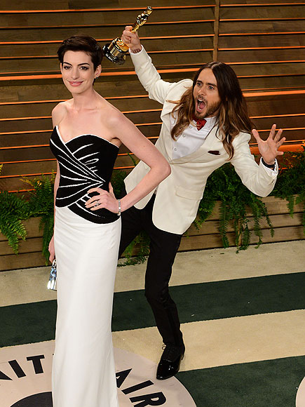 PARTY IN THE BACK photo | Anne Hathaway, Jared Leto