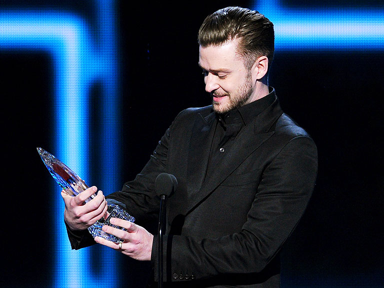 People's Choice Awards 2014: Top 5 Moments| People's Choice Awards 2014, Individual Class, Beth Behrs, Ellen DeGeneres, Justin Timberlake, Sandra Bullock
