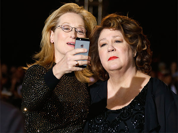 How to Take a Selfie with Meryl Streep| Academy Awards, Oscars 2014, 50 Cent, Hillary Rodham Clinton, Margo Martindale, Meryl Streep