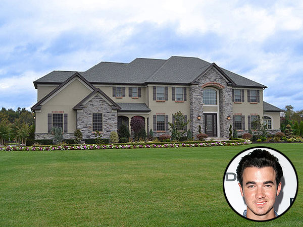 All About the Airbnb Guest Who Refuses to Leave| Around the Web, Nick Jonas