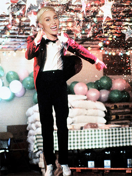 Happy 30th Birthday Footloose: It's Time to Cut ... Twerkloose!| Footloose, Kevin Bacon, Miley Cyrus