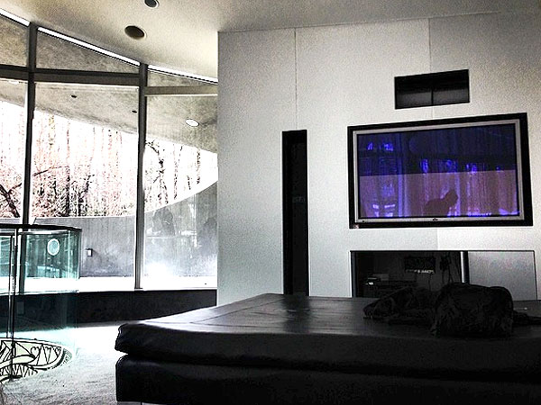 Justin Bieber Rents Spaceship Mansion in Atlanta, But Is Still Looking to Buy| Dallas Austin, Justin Bieber