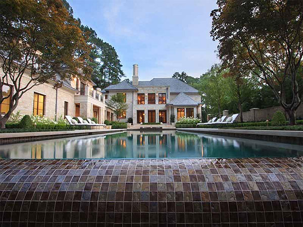 Justin Bieber Rents Spaceship Mansion in Atlanta, But Is Still Looking to Buy| Dallas Austin, Justin Bieber, Musician Class