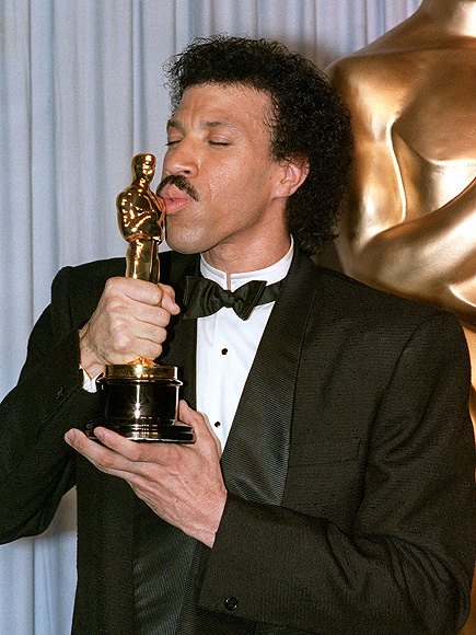 PEOPLE's Semi-Official Guide to Kissing Your Award on Oscar Night| Oscars 2014, Angelina Jolie, Anne Hathaway, Audrey Hepburn, Benicio Del Toro, Bob Hope, Jamie Foxx, Javier Bardem, Jean Dujardin, Lionel Richie, Penelope Cruz