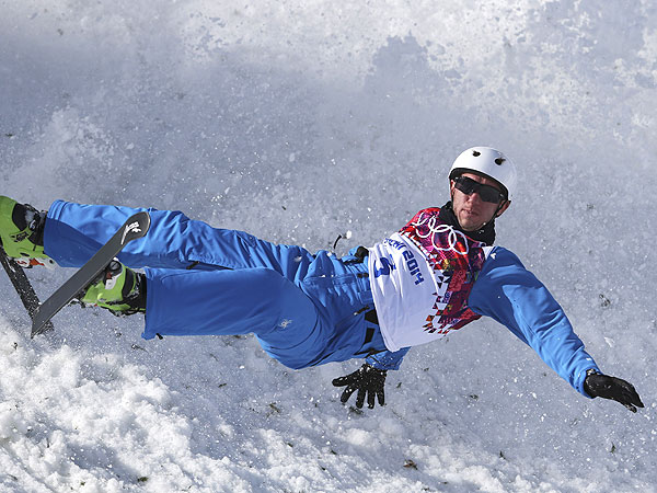 Photos: 17 of the Gnarliest Wipeouts at the 2014 Winter Olympics| Winter Olympics 2014, Shaun White