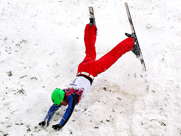Photos: 17 of the Gnarliest Wipeouts at the 2014 Winter Olympics| Winter Olympics 2014, Shaun White
