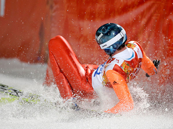 Photos: 17 of the Gnarliest Wipeouts at the 2014 Winter Olympics| Winter Olympics 2014, Shaun White
