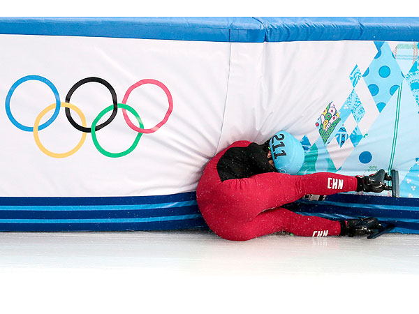 Photos: 17 of the Gnarliest Wipeouts at the 2014 Winter Olympics| Winter Olympics 2014, Shaun White
