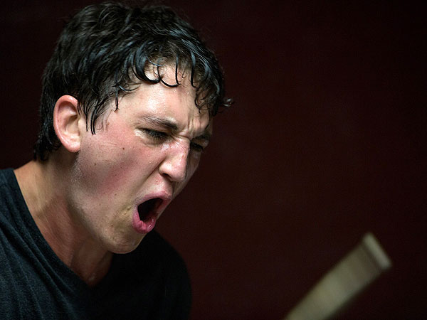 Miles Teller Talks Superpowers, the Apocalypse and Playing Divergent's Tough Guy| Divergent, Divergent, The Spectacular Now, Miles Teller, Shailene Woodley