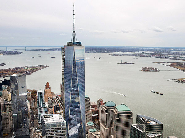 Watch the Stunning 1 World Trade Center BASE Jump That Got 3 Skydivers Arrested| Crime & Courts, New York, Around the Web