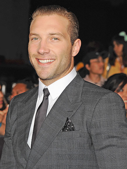 A Guide to Divergent's 8 Post-Apocalyptic Hot Guys| Divergent, Divergent, Jai Courtney, Kate Winslet, Mekhi Phifer, Miles Teller, Shailene Woodley, Theo James, Tony Goldwyn