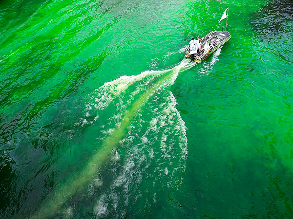 Watch the Chicago River Go Green for St. Patrick's Day| Chicago, St. Patrick's Day