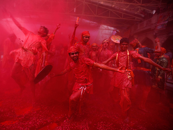 Celebrate Spring with 11 Colorful Photos from India's Holi Festival| Around the Web, Real People Stories