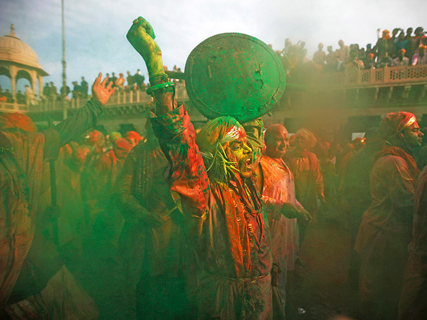 Celebrate Spring with 11 Colorful Photos from India's Holi Festival| Around the Web, Real People Stories