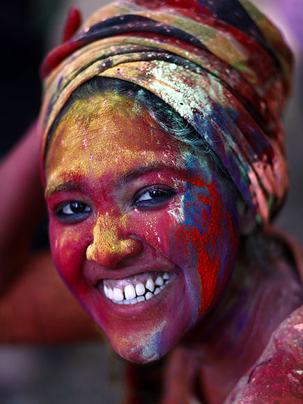 Celebrate Spring with 11 Colorful Photos from India's Holi Festival| Around the Web, Real People Stories