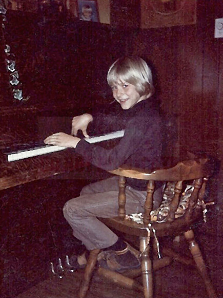 Kurt Cobain's Death, 20 Years Later: Photos, Art and a Video Tour of His Childhood Home| Nirvana, Death, Tributes, Kurt Cobain