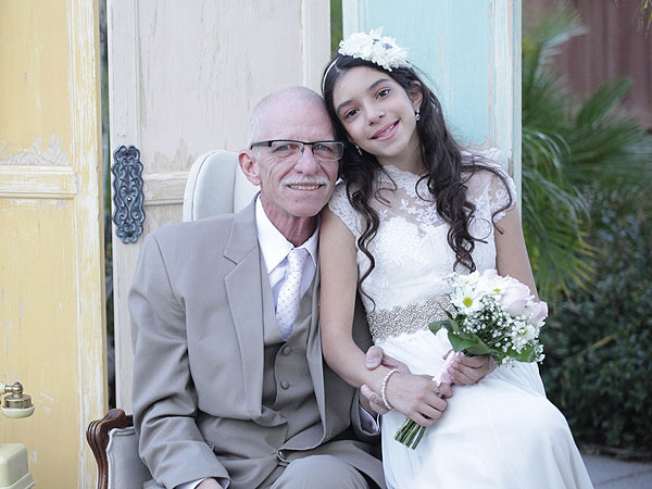 Bride Marries at Dad's Alzheimer's Care Center So He Can Walk Her Down Aisle| Weddings, Real People Stories
