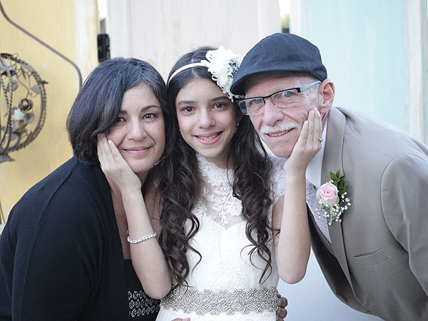 Dying Father Walks 11 Year Old Daughter Down The Aisle Since He Wont