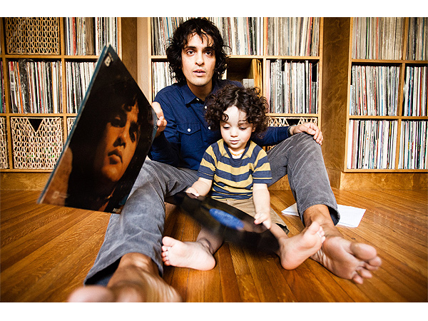 8 Photos of Amazing Record Collections Around the World for Record Store Day collector 5 600x450 8 Photos of Amazing Record Collections Around the World for Record Store Day