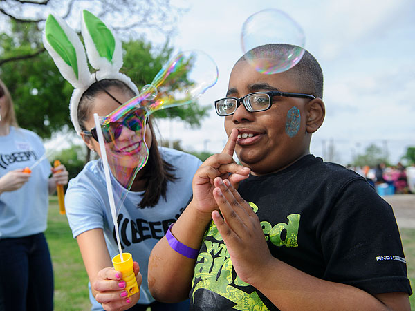 Inside the Dallas Easter Egg Hunt Specially Designed for Visually Impaired Kids| Easter, Real People Stories
