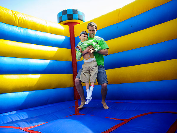 Inside the Dallas Easter Egg Hunt Specially Designed for Visually Impaired Kids| Easter, Real People Stories