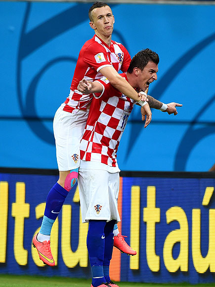 See the 13 Best Bromantic Embraces of the World Cup| World Cup 2014, Sports