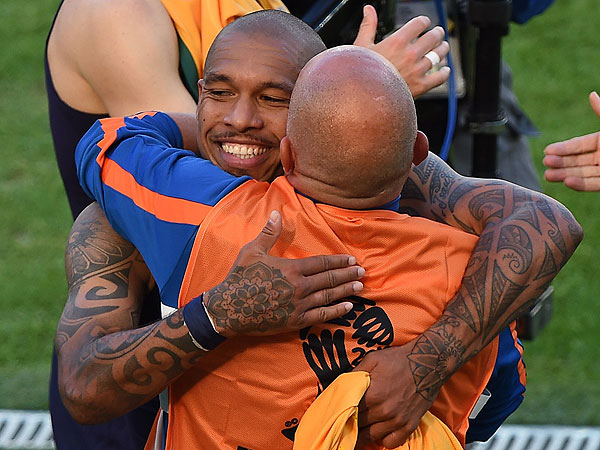 See the 13 Best Bromantic Embraces of the World Cup| World Cup 2014, Sports