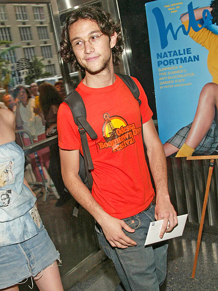 Throwback Thursday: See Which Stars Supported Zach Braff's Garden State Premiere 10 Years Ago| Garden State, Wish I Was Here, Eva Mendes, Joseph Gordon-Levitt, Justin Theroux, Maggie Gyllenhaal, Mark Ruffalo, Natalie Portman, Peter Sarsgaard, Zach Braff