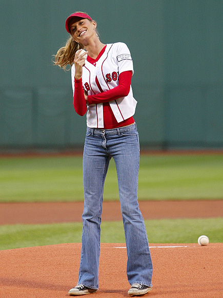 Chrissy Teigen Is the Best Model to Ever Throw Out a First Pitch| Sports, Chrissy Teigen, Doutzen Kroes, Erin Heatherton, Gisele Bundchen, Kathy Ireland, Miranda Kerr