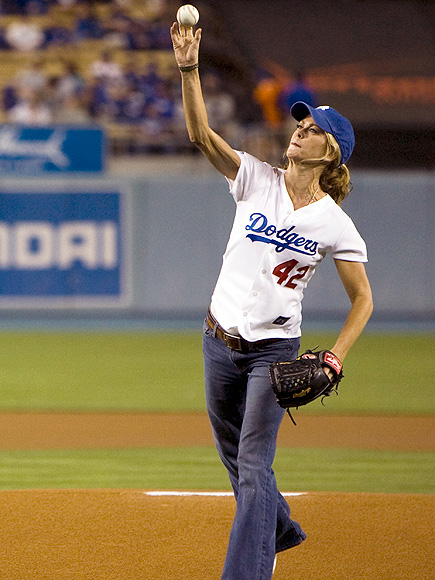 Chrissy Teigen Is the Best Model to Ever Throw Out a First Pitch| Sports, Chrissy Teigen, Doutzen Kroes, Erin Heatherton, Gisele Bundchen, Kathy Ireland, Miranda Kerr