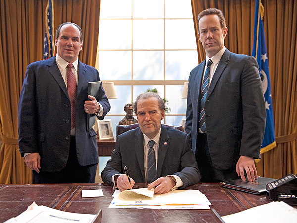 On the 40th Anniversary of Richard Nixon's Resignation, See Harry Shearer Re-Enact the Historic Moment| Historical, Politics and Current Events, Harry Shearer, Richard Nixon